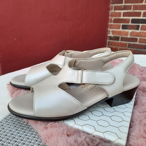 SAS Tripad Suntimer Comfort Slingback Low Block Heel Sandal Dress Shoes Pearl 8 - Picture 1 of 13